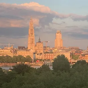 Apartment Linkerover- City Centre & Cathedral View, Antwerp